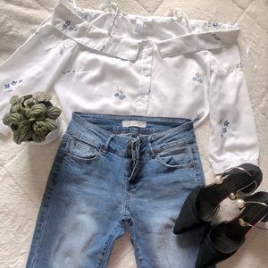 2 for 25❗️Off-Shoulder Ti-Front Button-Down Blouse